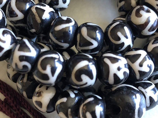 Bone mala beads necklace 108+1 Yakbone mantra chanting beads - Energized 8-10mm Tibetan beads for nirvana tantric sidhi chanting mantra w/Mala Pouch (Black with Om Script on each bead)