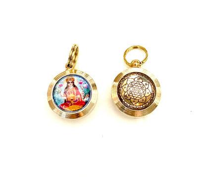 Shri Shree Sri Mahalakshmi Maha Lakshmi Mahalaxmi Yantra Pendant – Attract Positive Energies of Abundance, Success, And Material Wealth