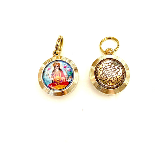 Shri Shree Sri Mahalakshmi Maha Lakshmi Mahalaxmi Yantra Pendant – Attract Positive Energies of Abundance, Success, And Material Wealth