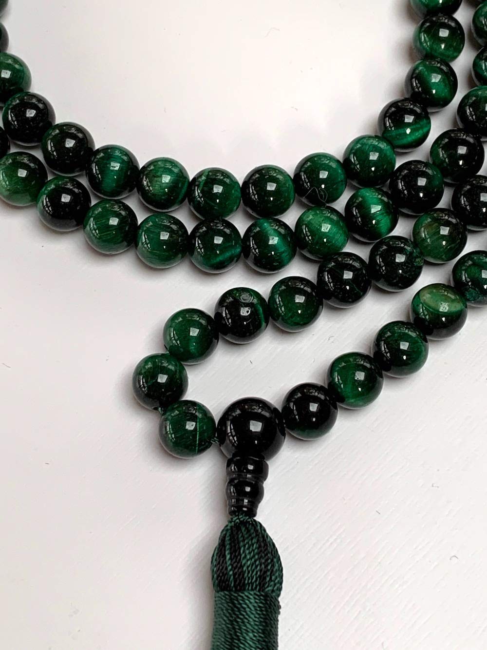 Tiger Eye Tiger's Eye Mala Beads Necklace 3rd Chakra Throat Chakra Healing Crystals 108 Prayer Beads - Grounding Integrity Will Power Intution Insomnia Libido Powerful (GREEN, Bead size 8 mm)