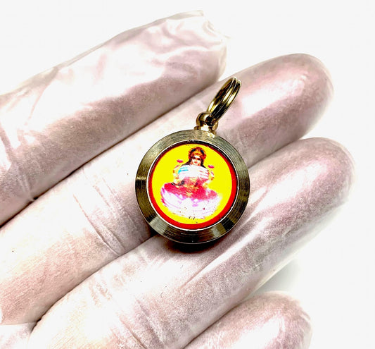 Attract Prosperity with Vaibhav Lakshmi Yantra Kavach Pendant – Goddess Lakshmi Laxmi Blessings for Wealth and Abundance!
