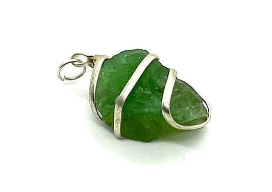 AWAKEN YOUR KUNDALINI Green Fluorite Pendant Necklace, Approx. 1-1.25 Inches, Birthstone for April, Aries & Taurus Sun Sign, Heart Chakra