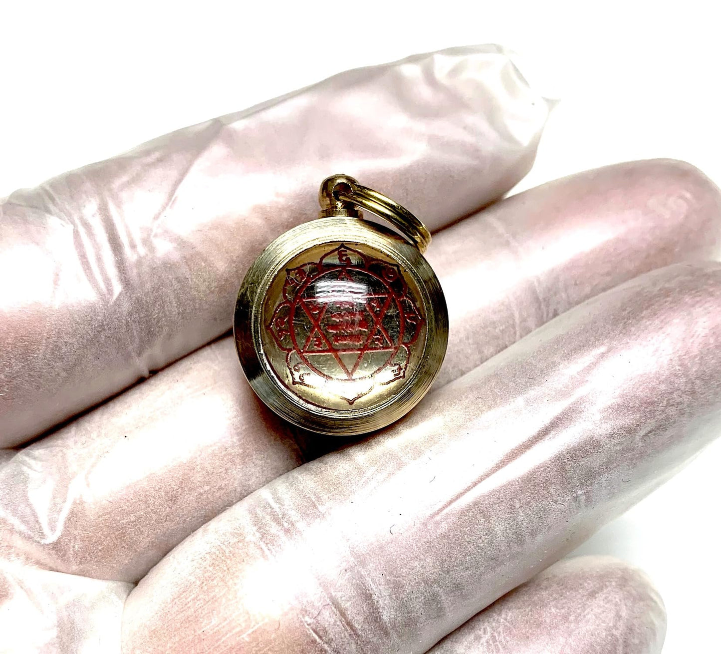 Attract Prosperity with Vaibhav Lakshmi Yantra Kavach Pendant – Goddess Lakshmi Laxmi Blessings for Wealth and Abundance!