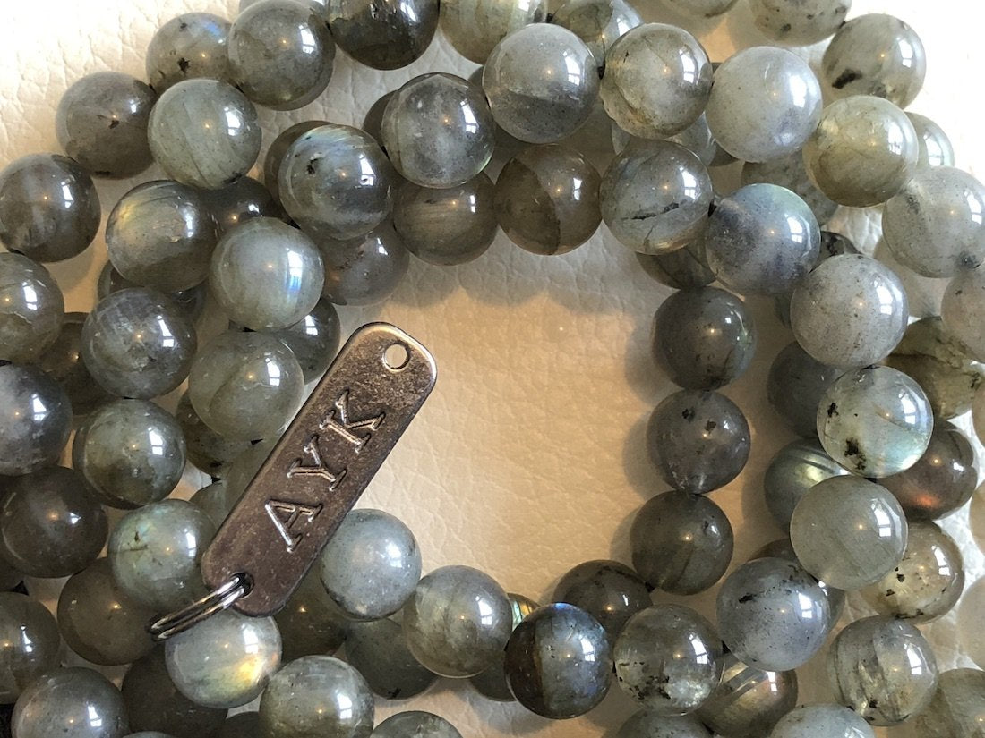 Crystal Mala Beads Necklace Reiki Healing Gem Stones Blessed & Energized Handmade 108 Buddhist Prayer Beads Buddha Beaded Necklaces Yoga Meditation Jewelry - w/Velvet Pouch ( Labradorite, 8 mm )