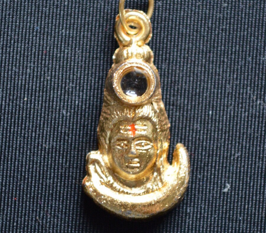 Sri Maha Mrityunjaya Yantra Kavach Pendant-Unique-Complete Mantra engraved inside the Pendant- Overcome fear of death grave dangers diseases