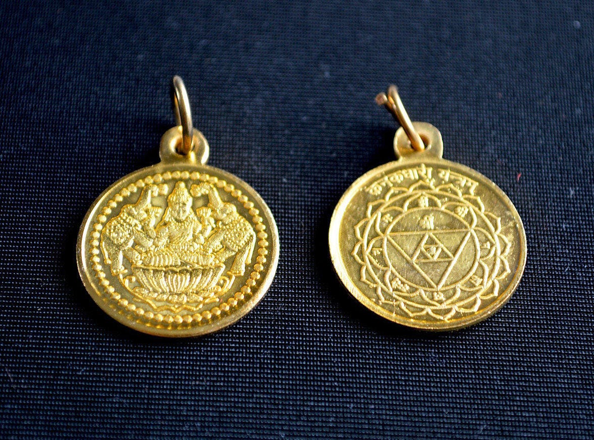 Sri Shri Kanakdhara Yantra Kavach Pendant Amulet -Energized Engraved Laminated Yantra For Enormous Wealth, Good Luck & ProsperityChristmas